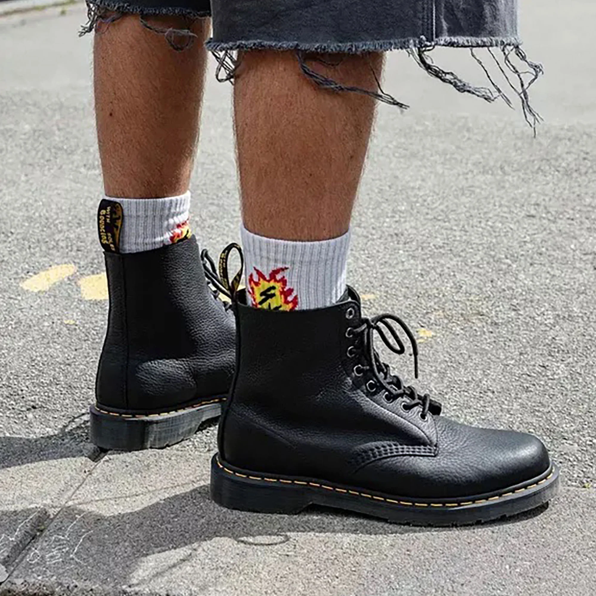Anfibio Dr Martens uomo 1460 con lacci pelle nero - Image 5