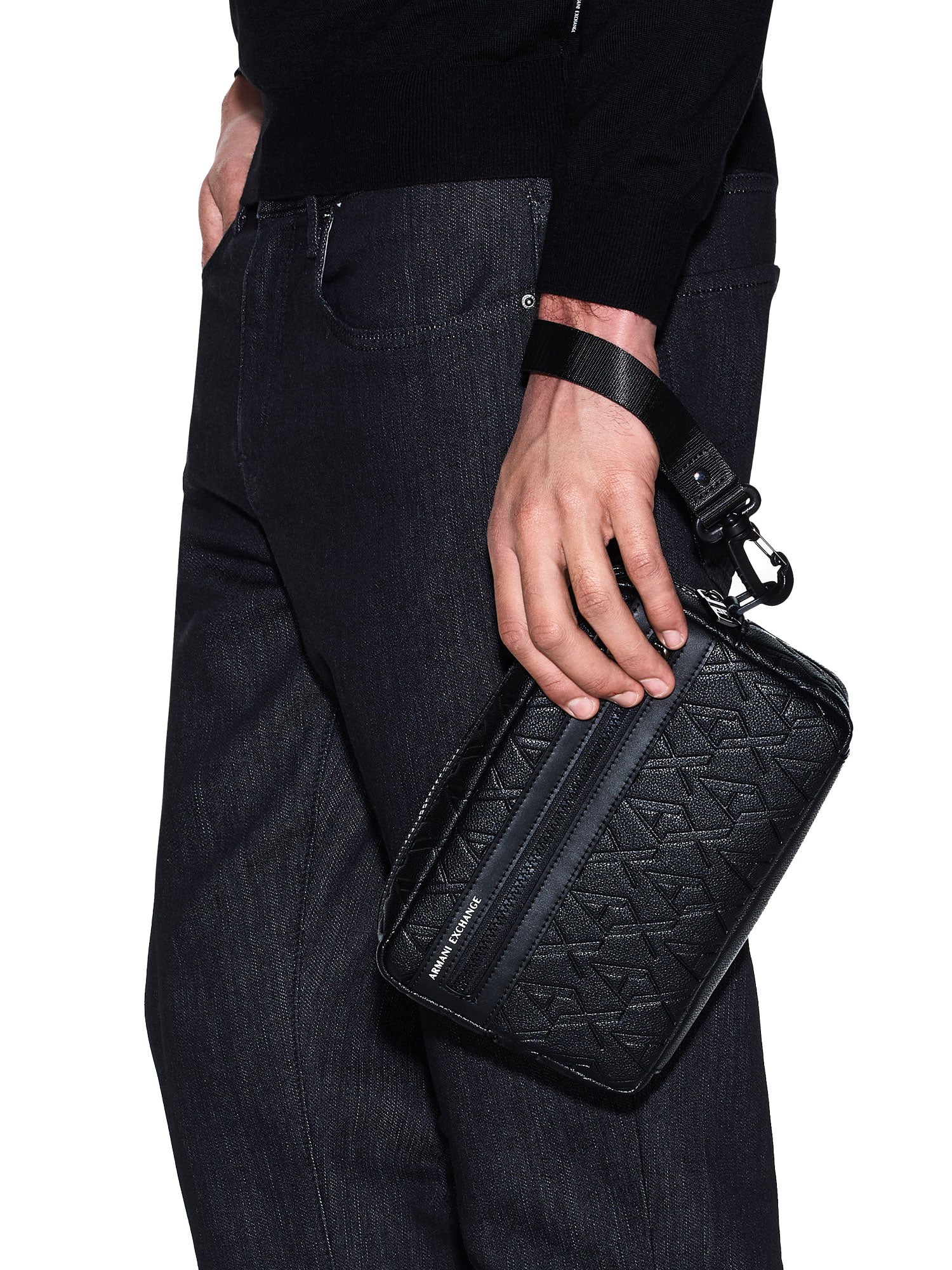 Beauty case Armani Exchange uomo Allover Logo nero - Image 4