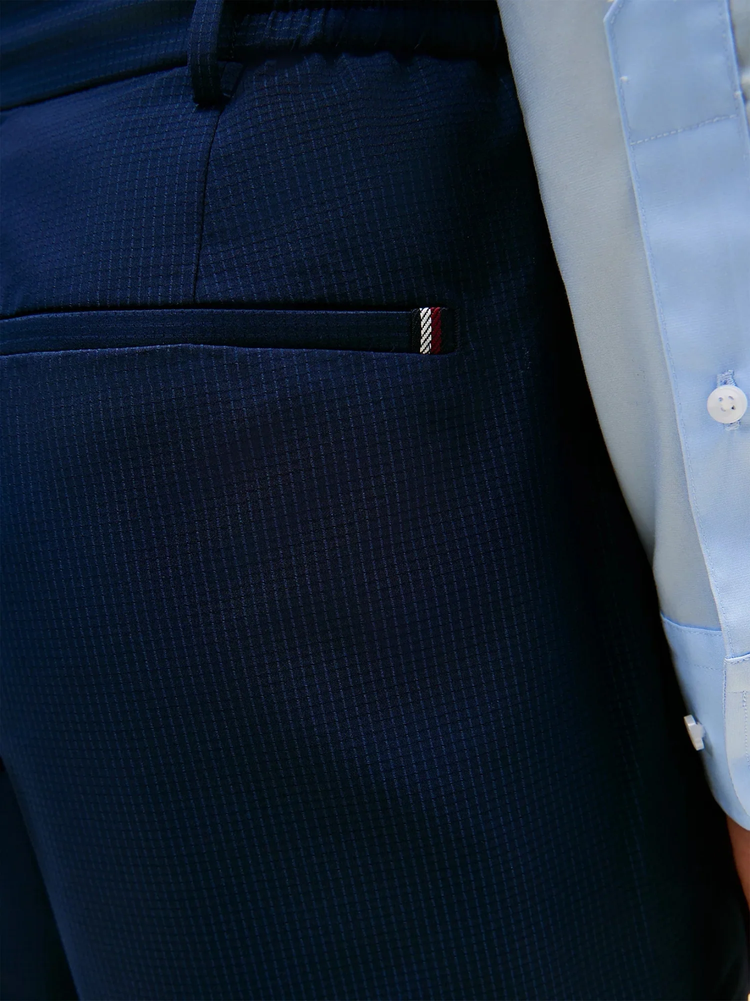 Pantalone chino Tommy Hilfiger modello airdot blu - Image 4