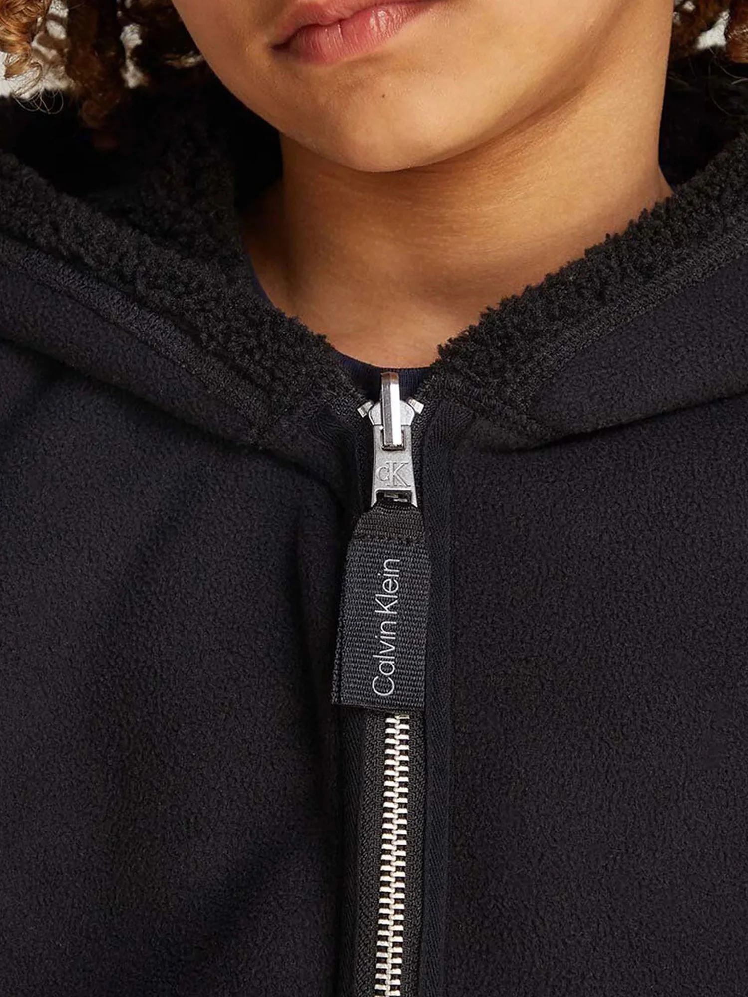 Felpa teen interno in pile con zip nero - Image 3