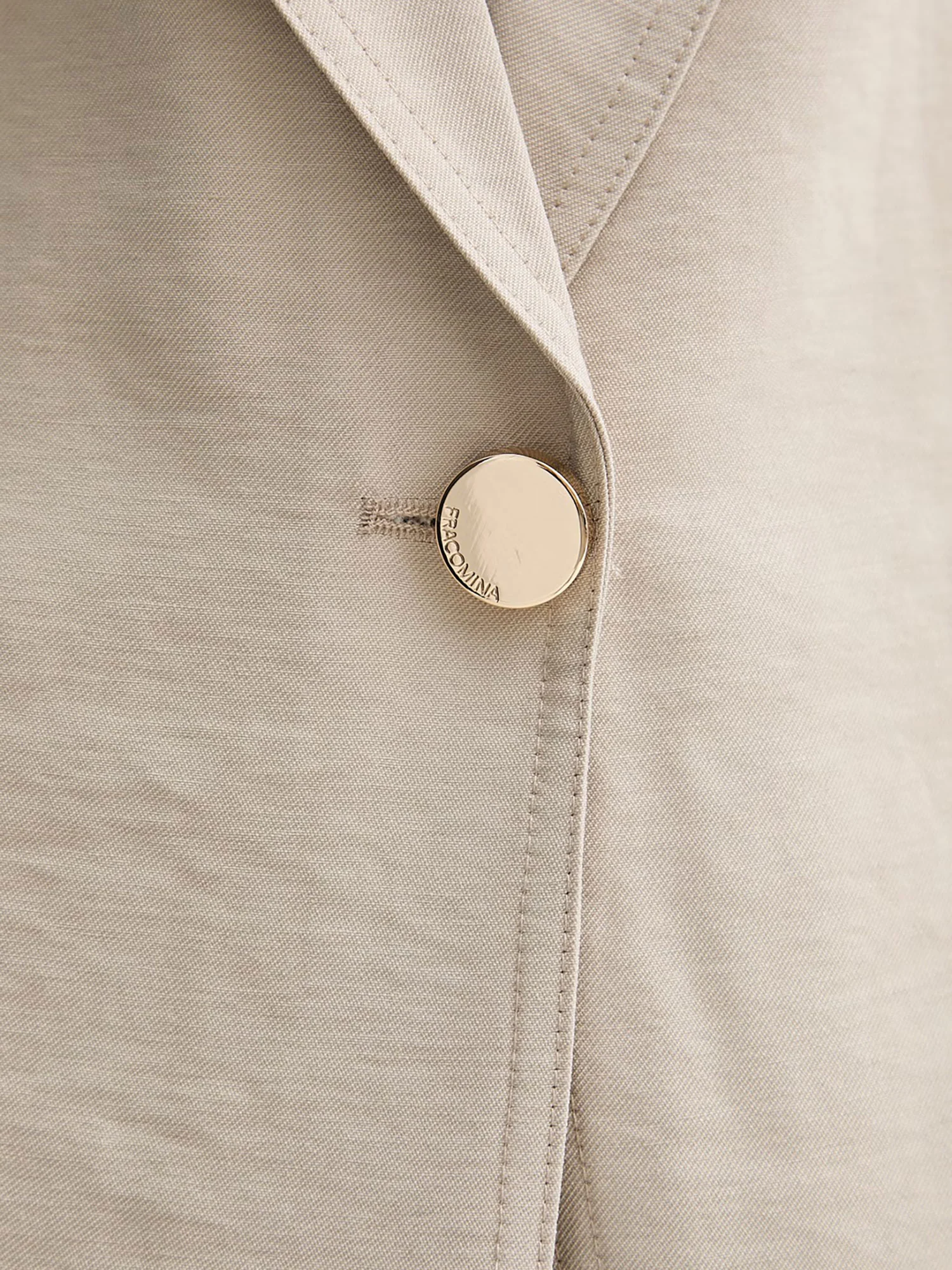 Gilet Fracomina Donna confort con un bottone sabbia - Image 4