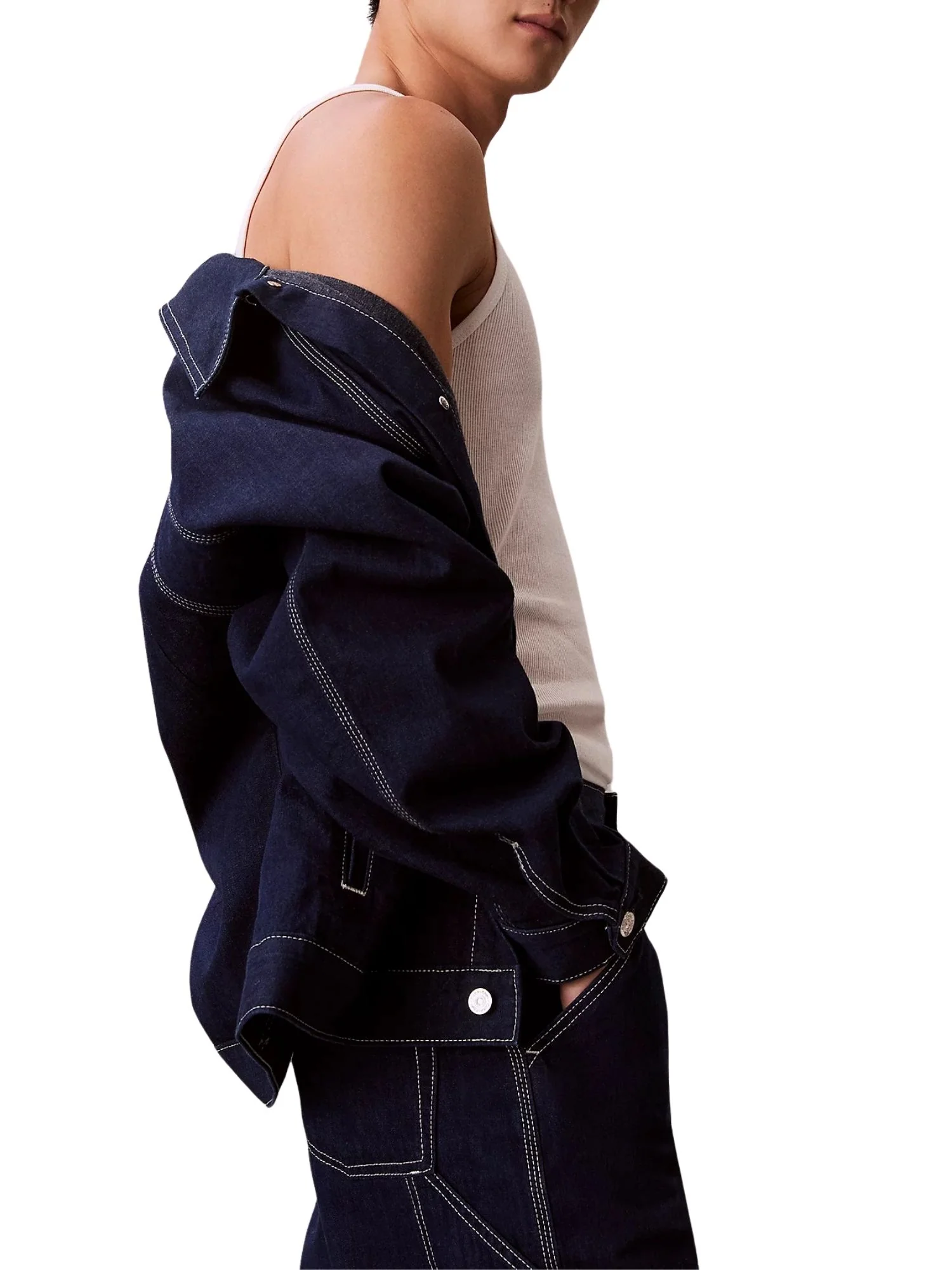 Giubbino con bottoni Calvin Klein Jeans modello darted workwear denim scuro - Image 4