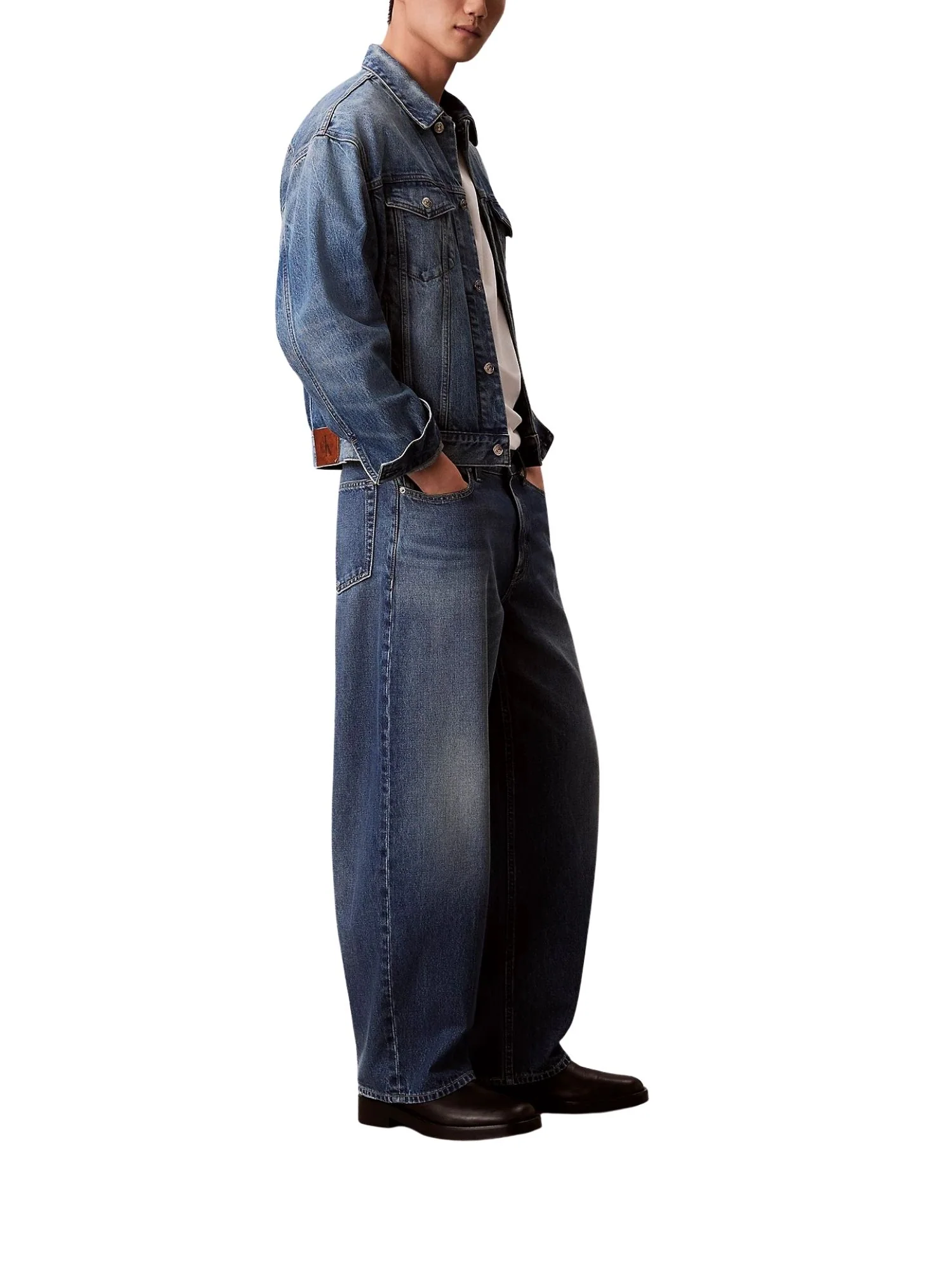 Giubbino con bottoni Calvin Klein Jeans modello trucker 90s trucker denim medio - Image 4