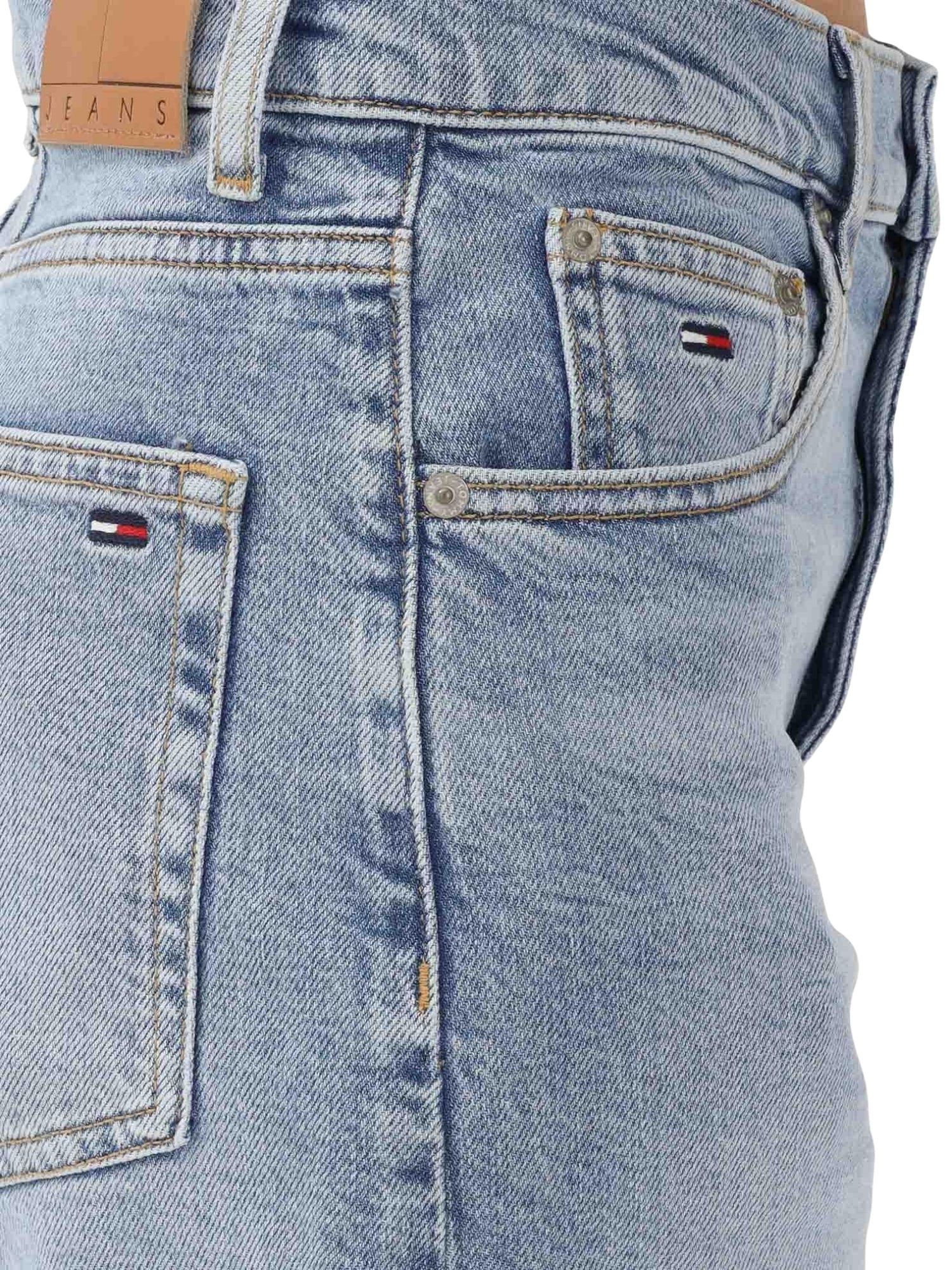 Pantalone Tommy Jeans modello mom fit denim chiaro - Image 3