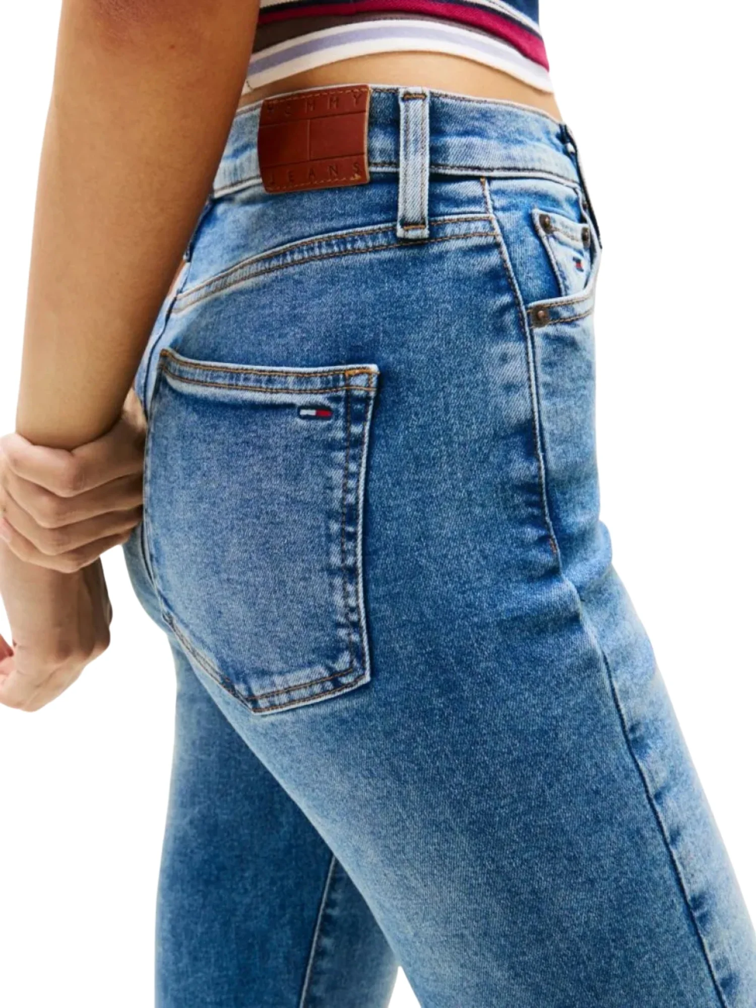 Pantalone Tommy Jeans modello sylvia hgh zampa denim medio - Image 3
