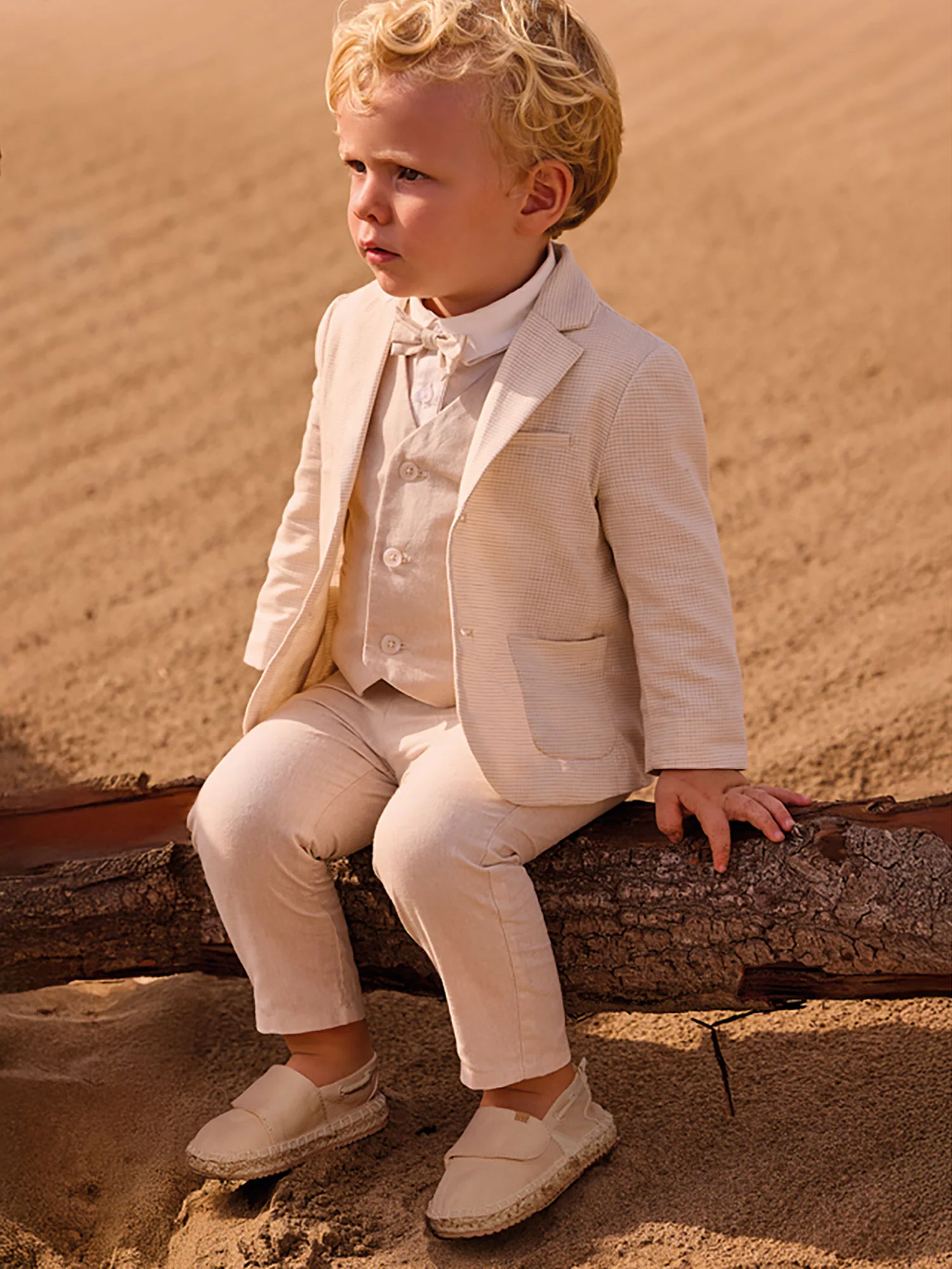 Pantalone Mayoral Bambino elegante in lino avena - Image 4