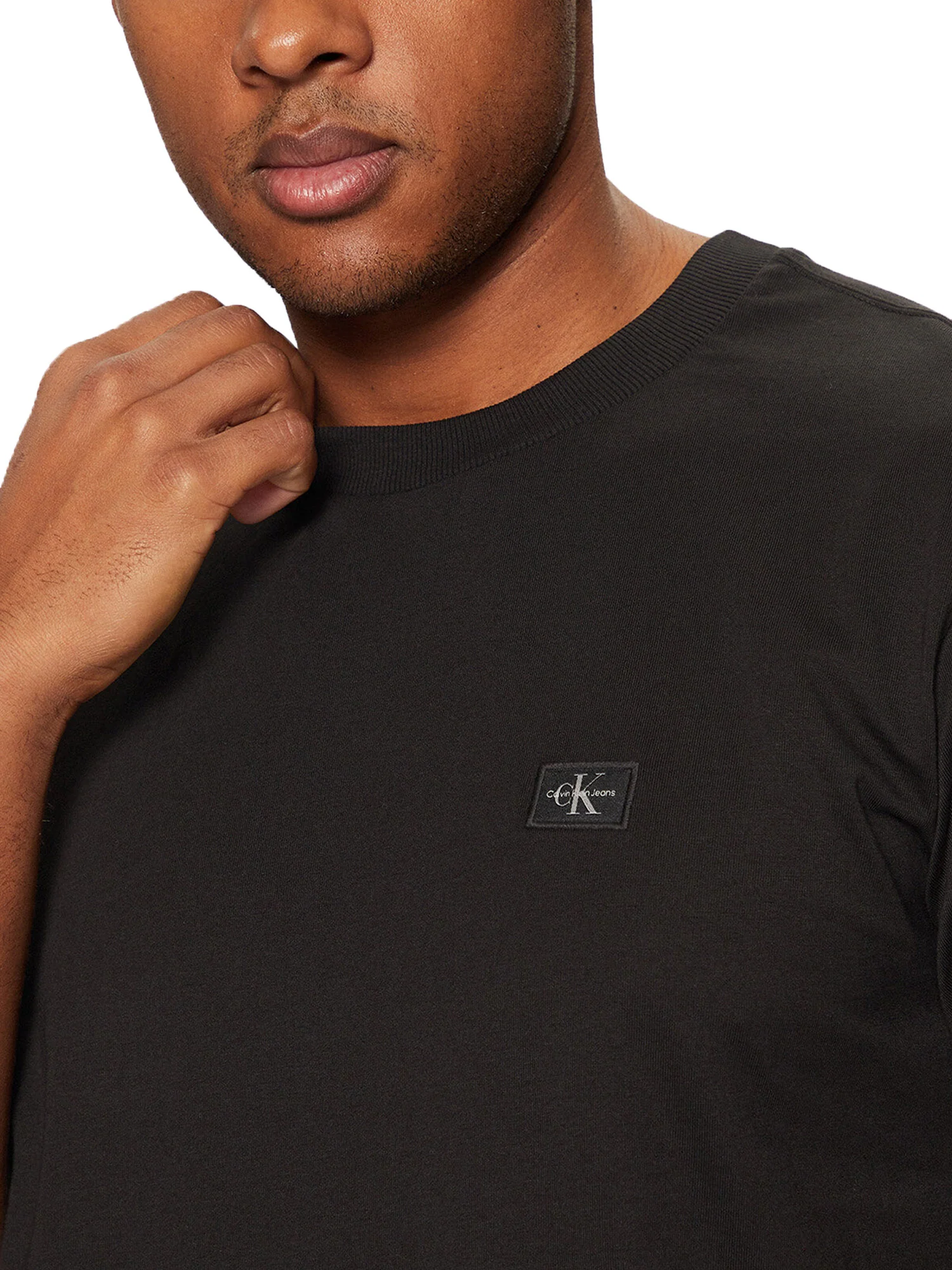 T-shirt manica corta badge logo sul petto nero - Image 3