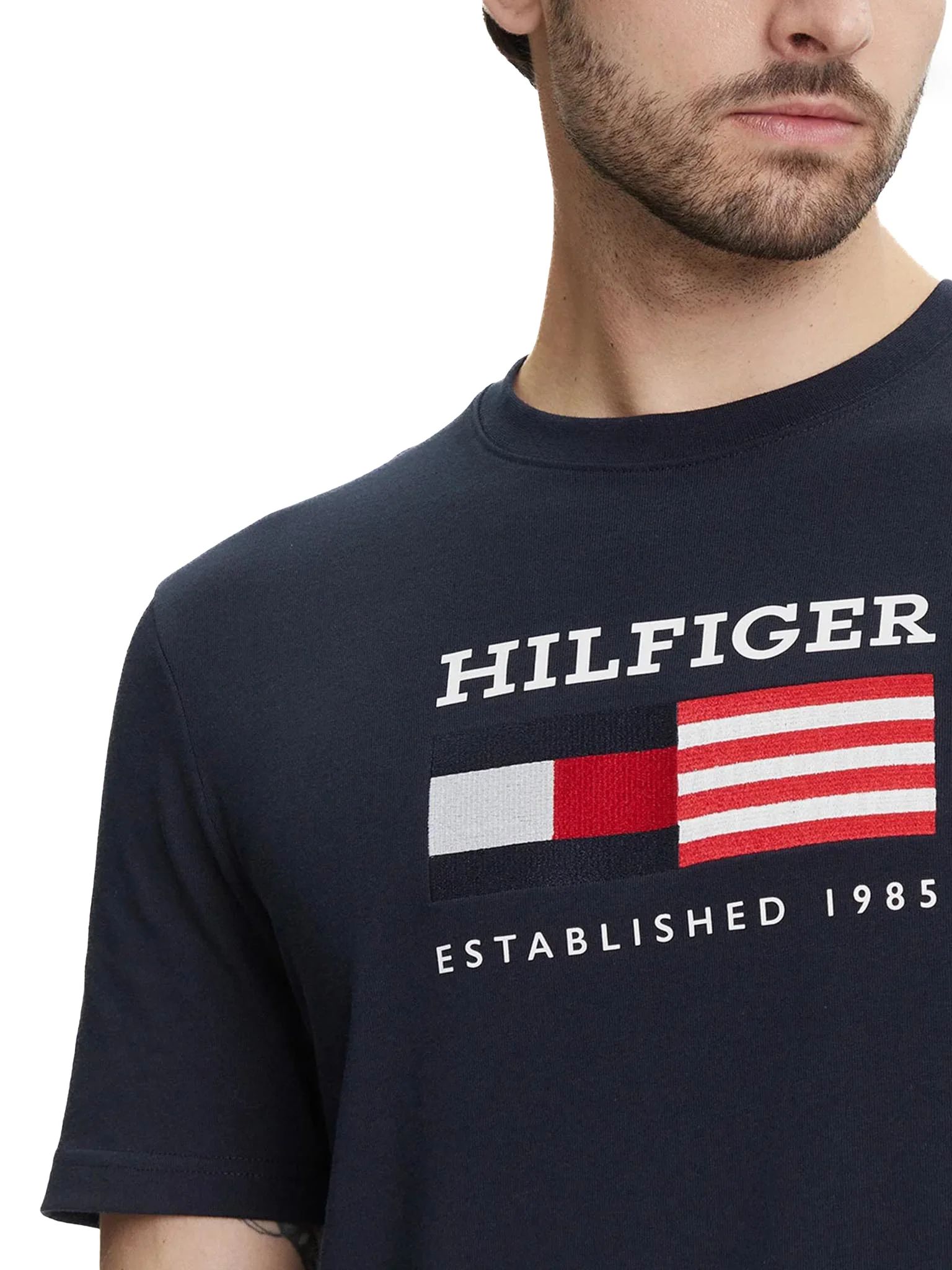 T-shirt Tommy Hilfiger con bandiera blu navy - Image 3