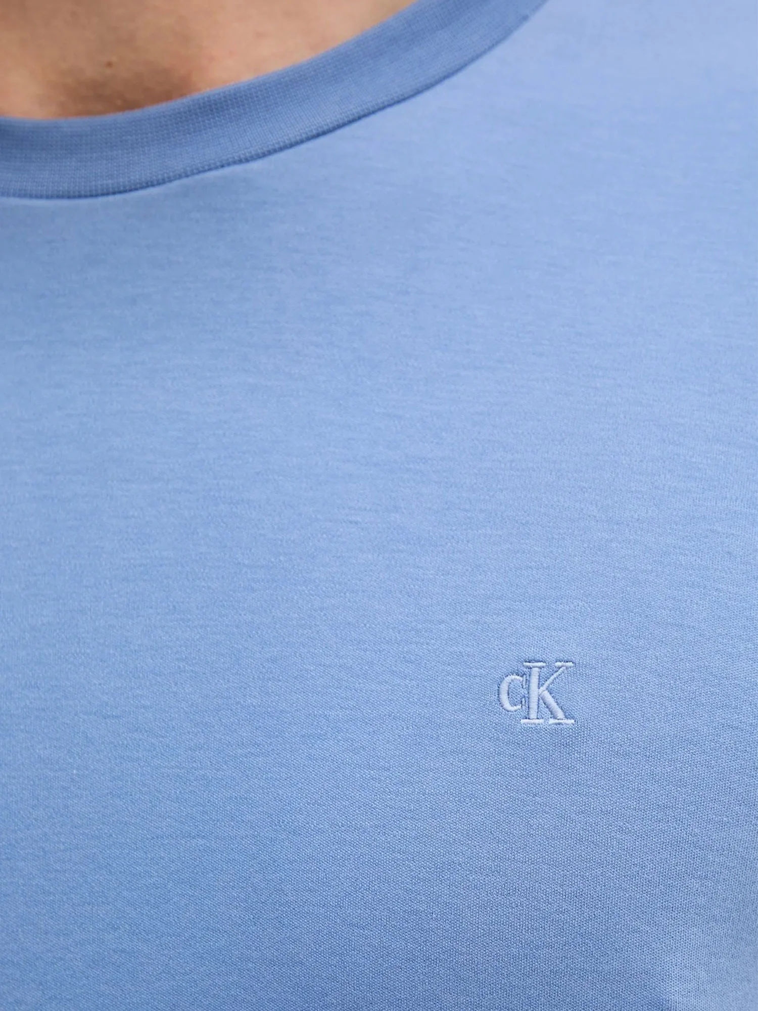 T-shirt Calvin Klein logo chest embro in cotone azzurro - Image 4