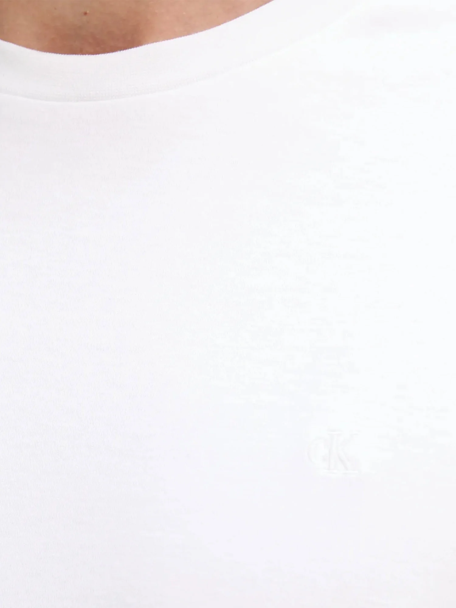 T-shirt Calvin Klein logo chest embro in cotone bianco - Image 4