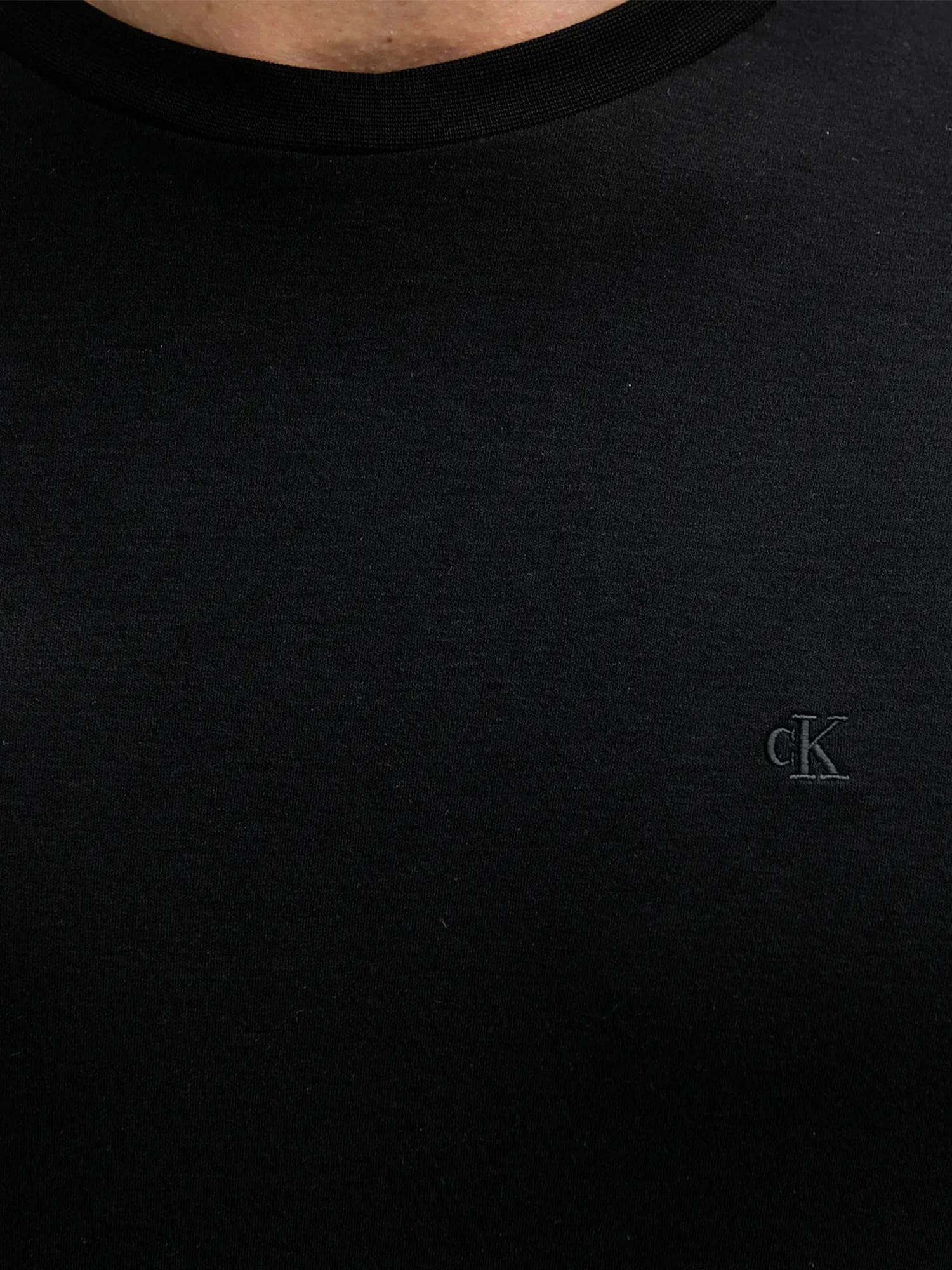 T-shirt Calvin Klein logo chest embro in cotone nero - Image 4