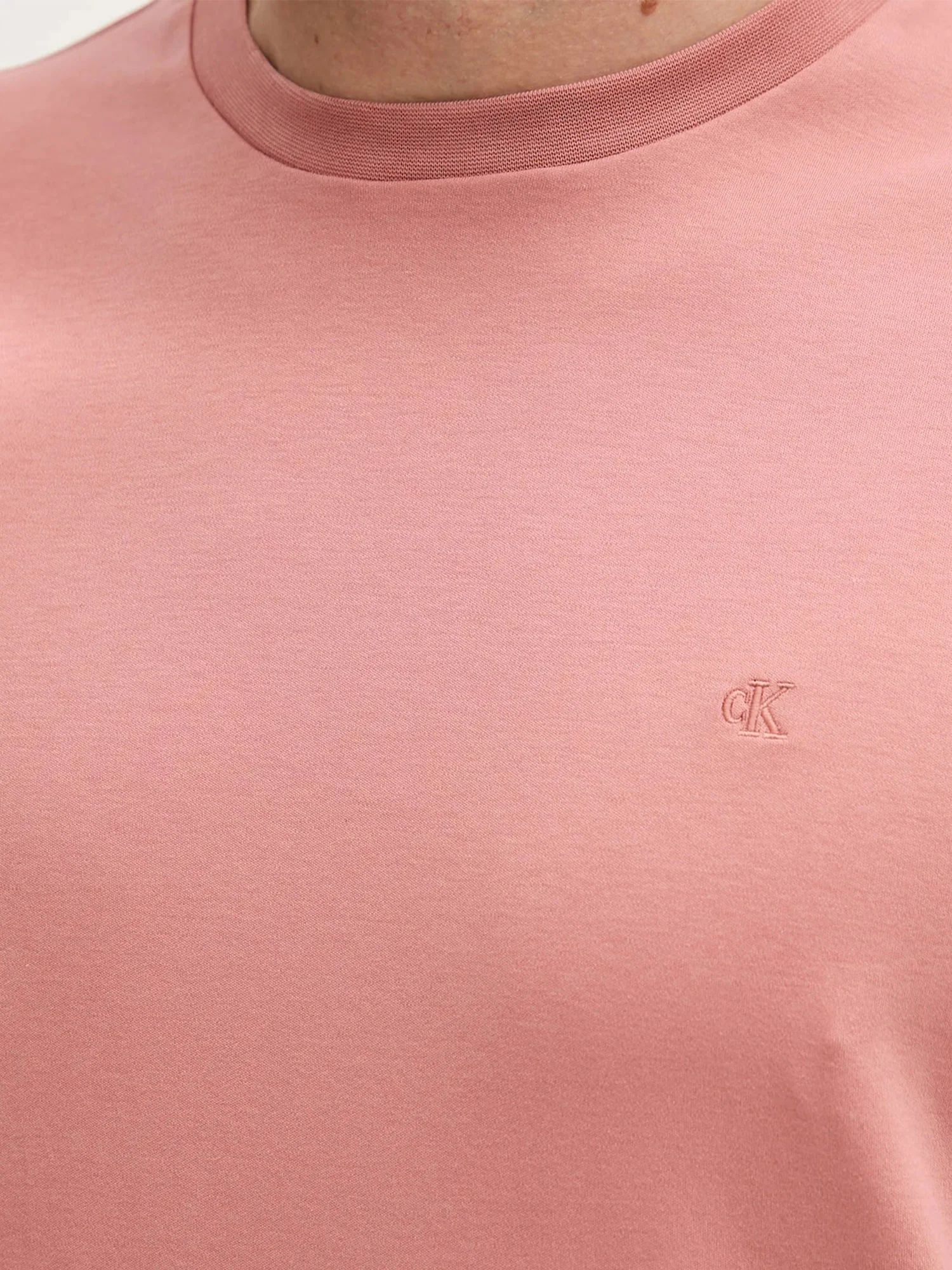 T-shirt Calvin Klein logo chest embro in cotone rosa - Image 4