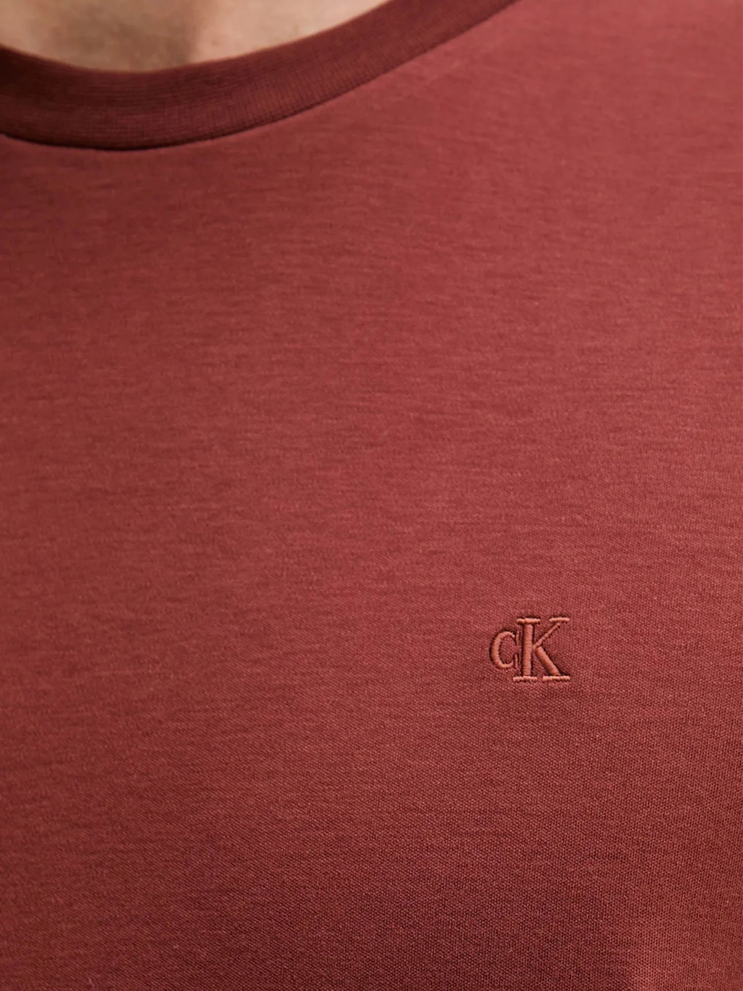 T-shirt Calvin Klein logo chest embro in cotone rosso - Image 4