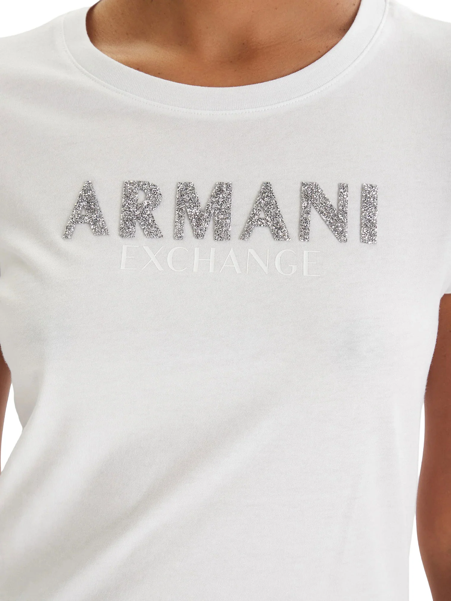 T-shirt Armani Exchange Donna a manica corta con scritta patch 
 Bianco - Image 4