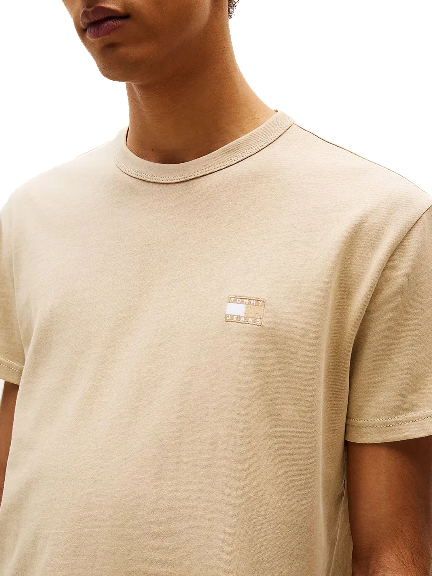 T-shirt maniche corte con badge frontale beige - Image 3