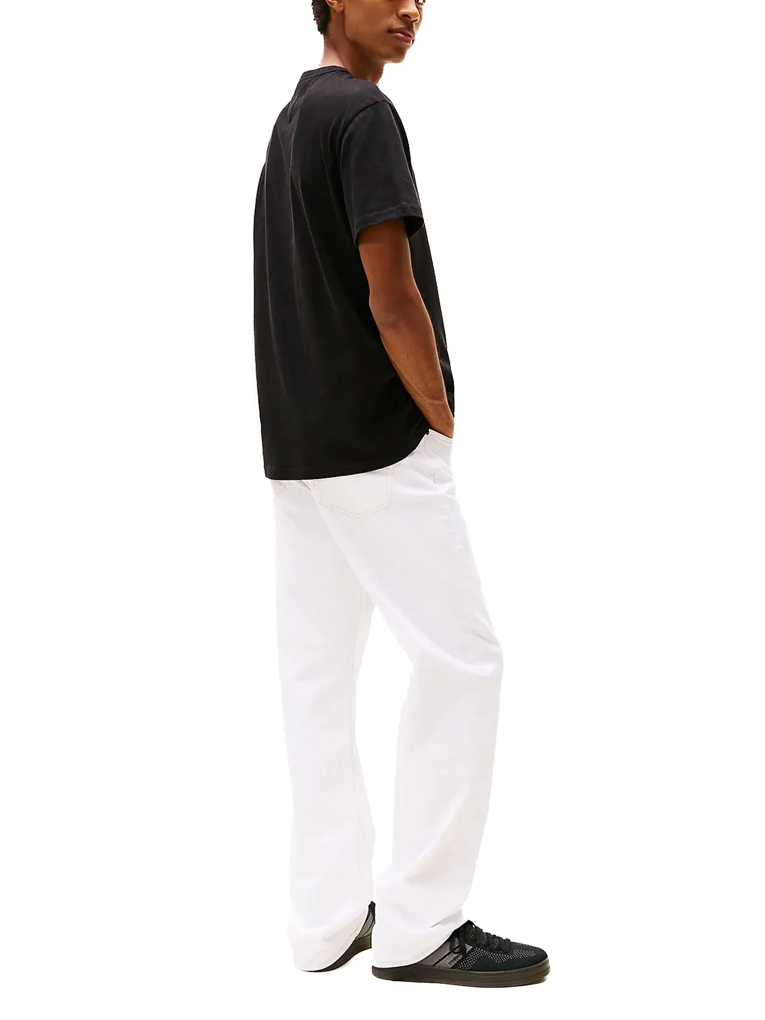 T-shirt maniche corte con badge frontale nero - Image 3