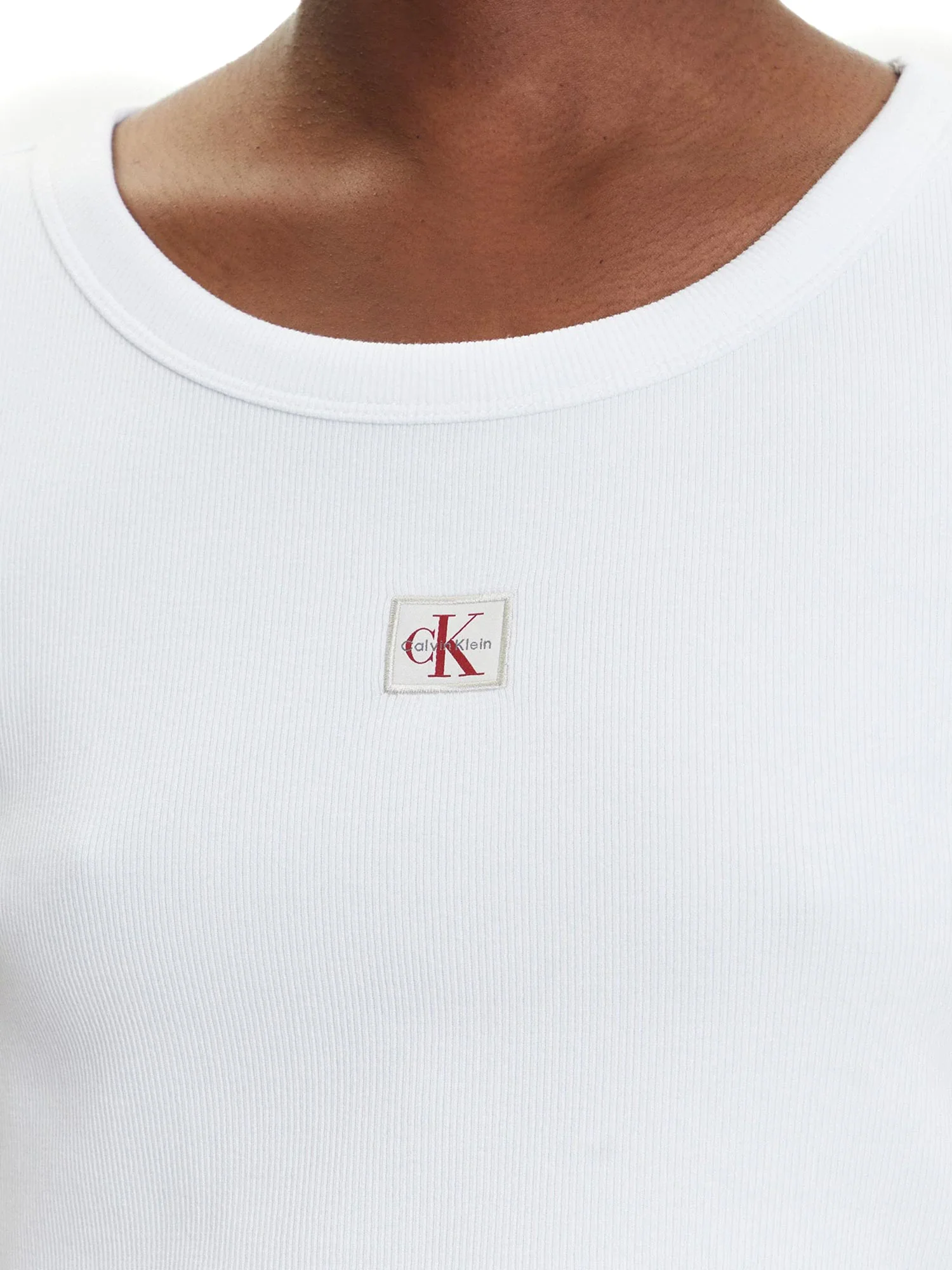 T-shirt Calvin Klein cropped a costine bianco - Image 7