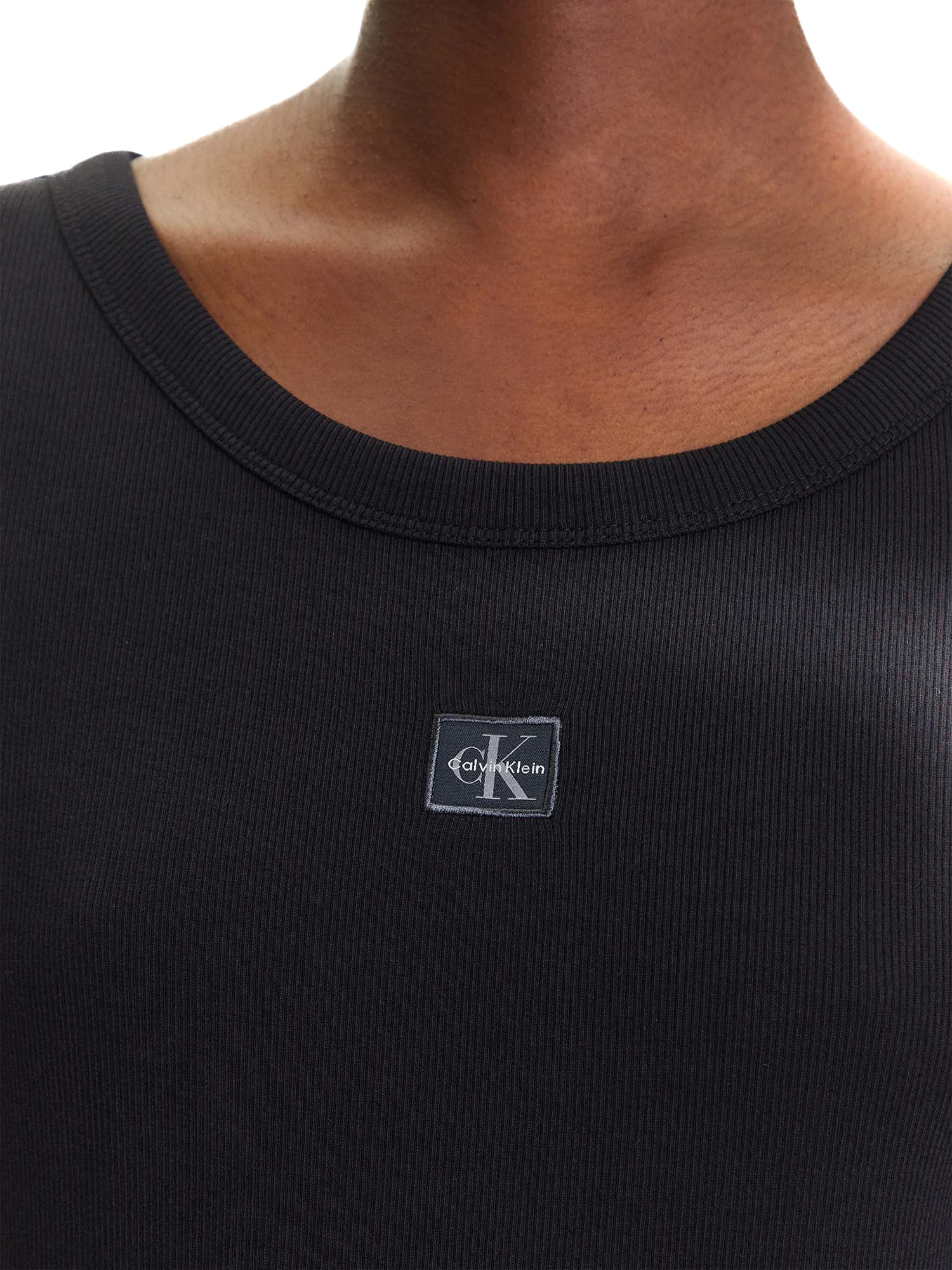 T-shirt Calvin Klein cropped a costine nero - Image 4